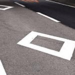 道路に描かれているひし形の意味…実はドライバーの70%の人が知らないという事実が発覚…